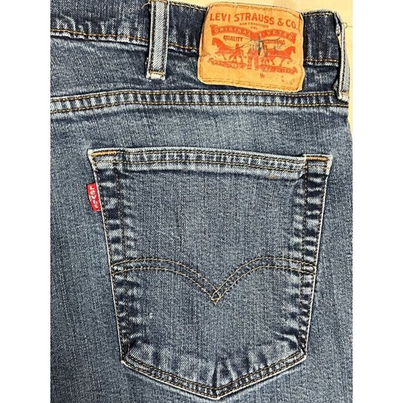 Levi Straus Men's Blue Denim Jeans 38x30 Classic Fit Five-Pocket Blue - Picture 10 of 12
